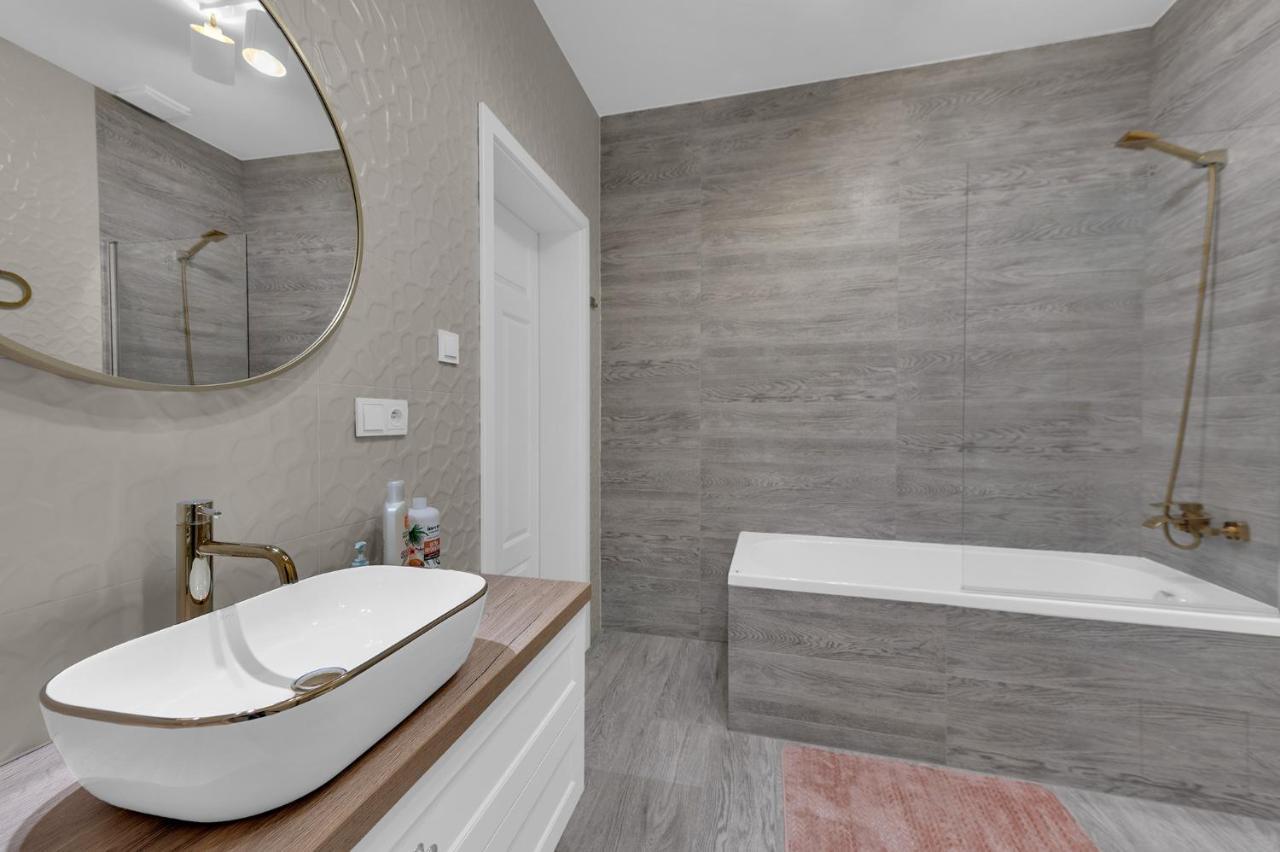 Polonia Apartment Centrum Z Miejscem Parkingowym 우치 외부 사진